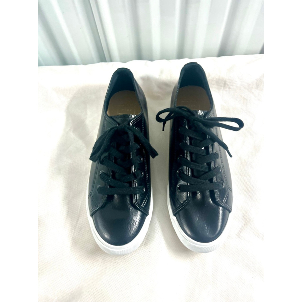 Kaari Blue Women's Black Low Top Lace Up Sneakers Size 9.5 - Picture 1 of 8